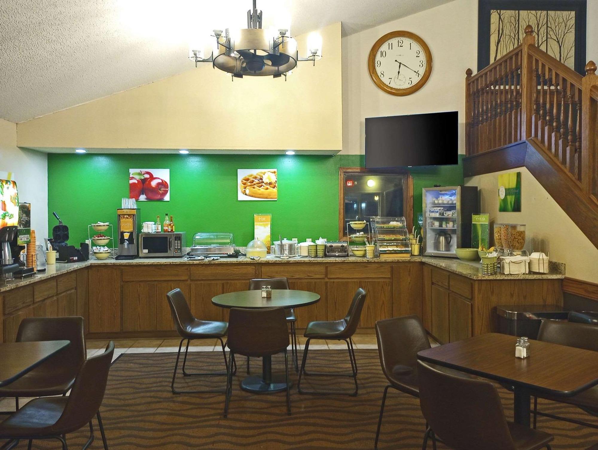 Quality Inn Atchison Buitenkant foto